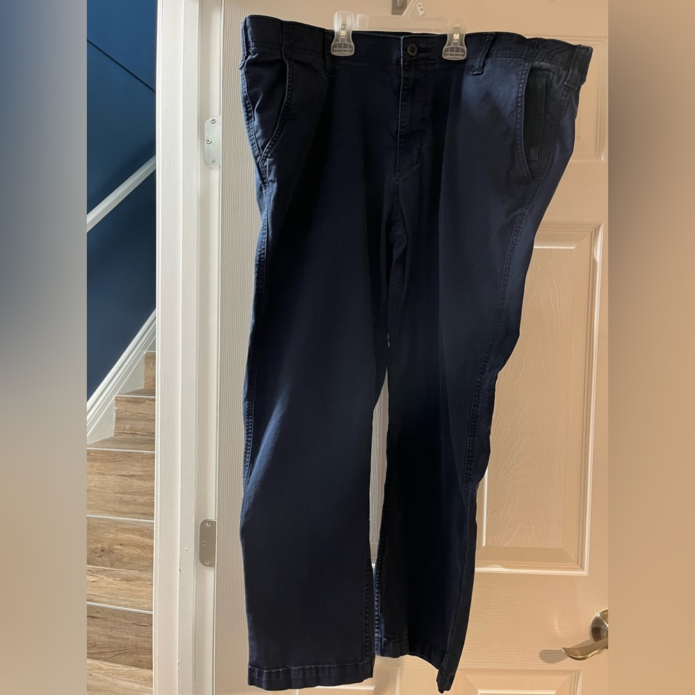 ***😀3 for $35./Men’s navy blue straight fit Dockers pant.